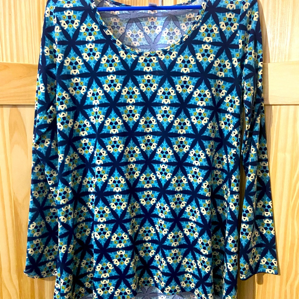 LuLaRoe long sleeve Lynnae top